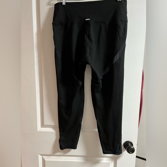 aerie Pants - Aerie Women’s 7/8 High-Rise Leggings with Sheer accents